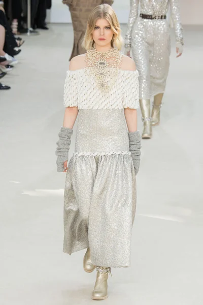 Look 74